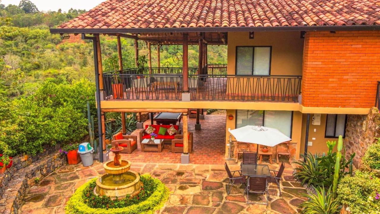 El Ciruelo Lodge *