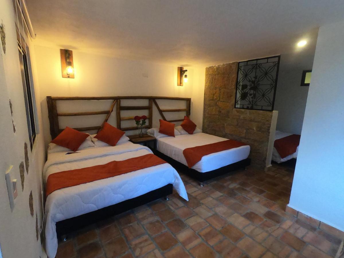 El Ciruelo Lodge *